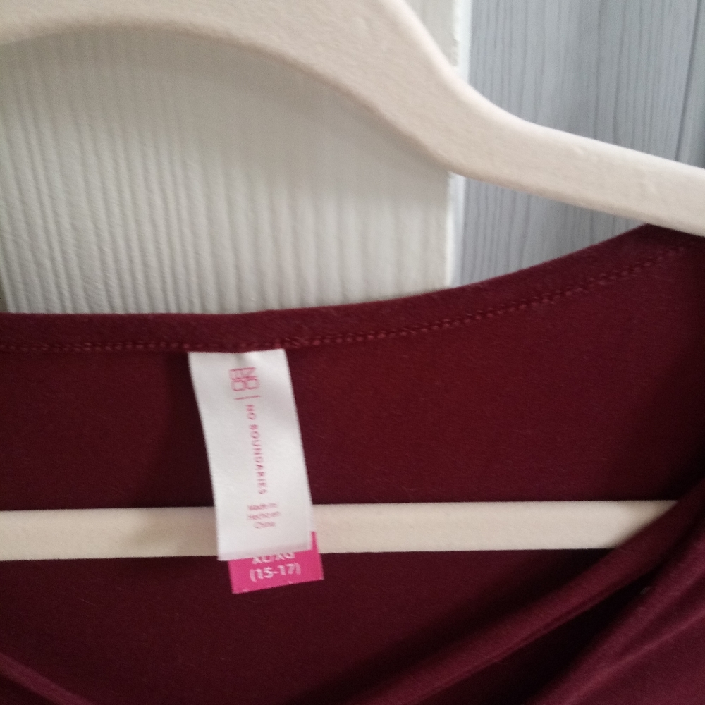 Top - Picture 2 of 2